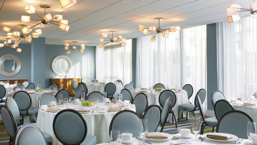 HDSheratonFishermansWharfPrefunctionRoom.jpg
