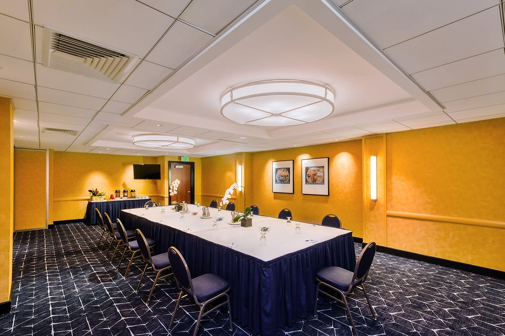HIEX-FishermansWharf-MeetingRoom.jpg
