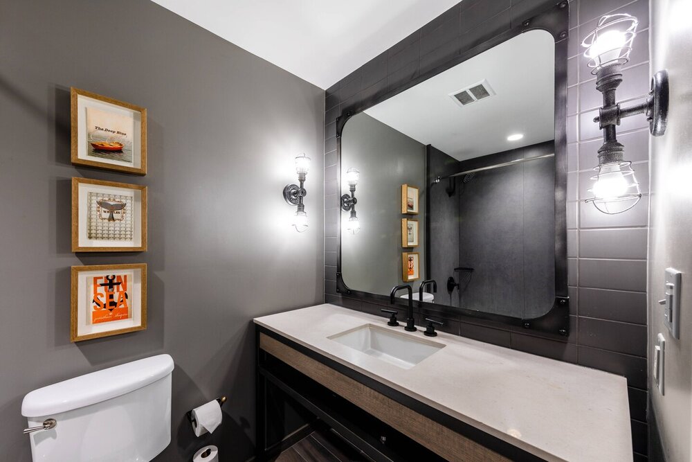 sfovm-bathroom-2583-hor-clsc.jpg